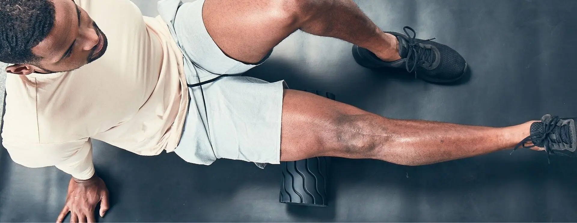 Aparat de masaj Therabody Wave Roller (Black)