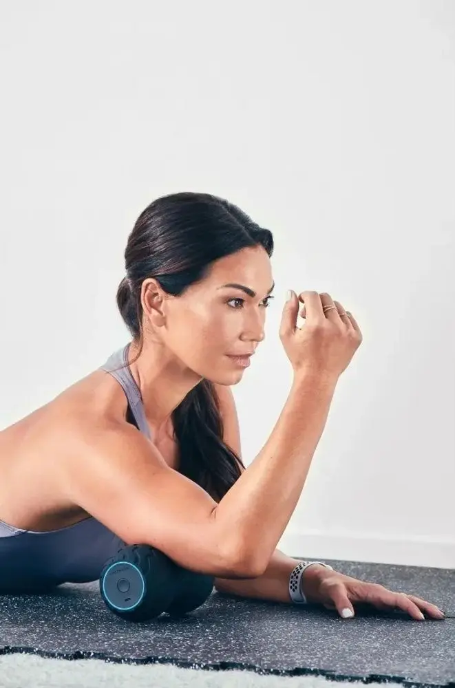 Rolă de masaj cu vibrație Theragun Wave Duo (Black)