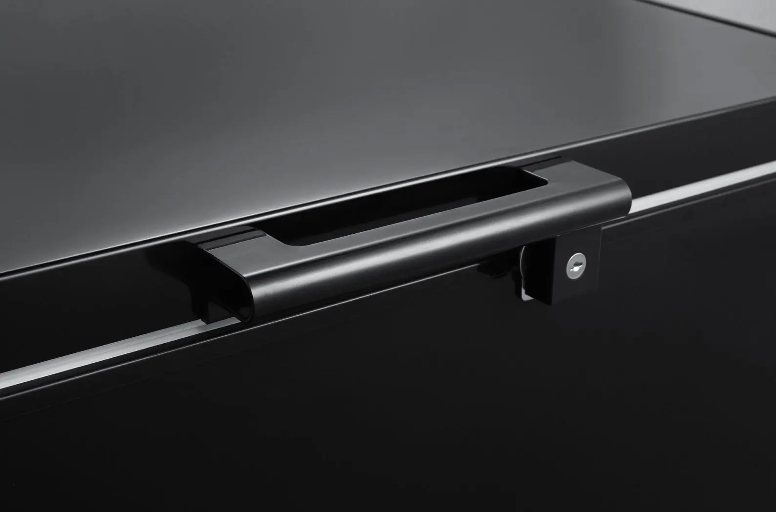 Lada frigorifica Heinner HCF-205NHBKF+ (Black)