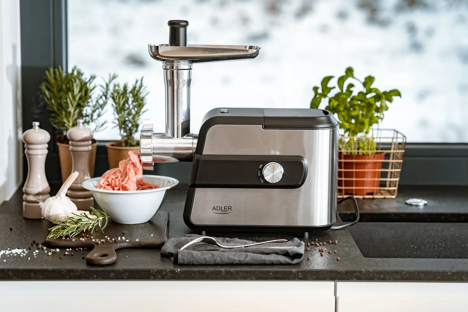 Masina de tocat carne Adler AD 4813 (Silver/Black)