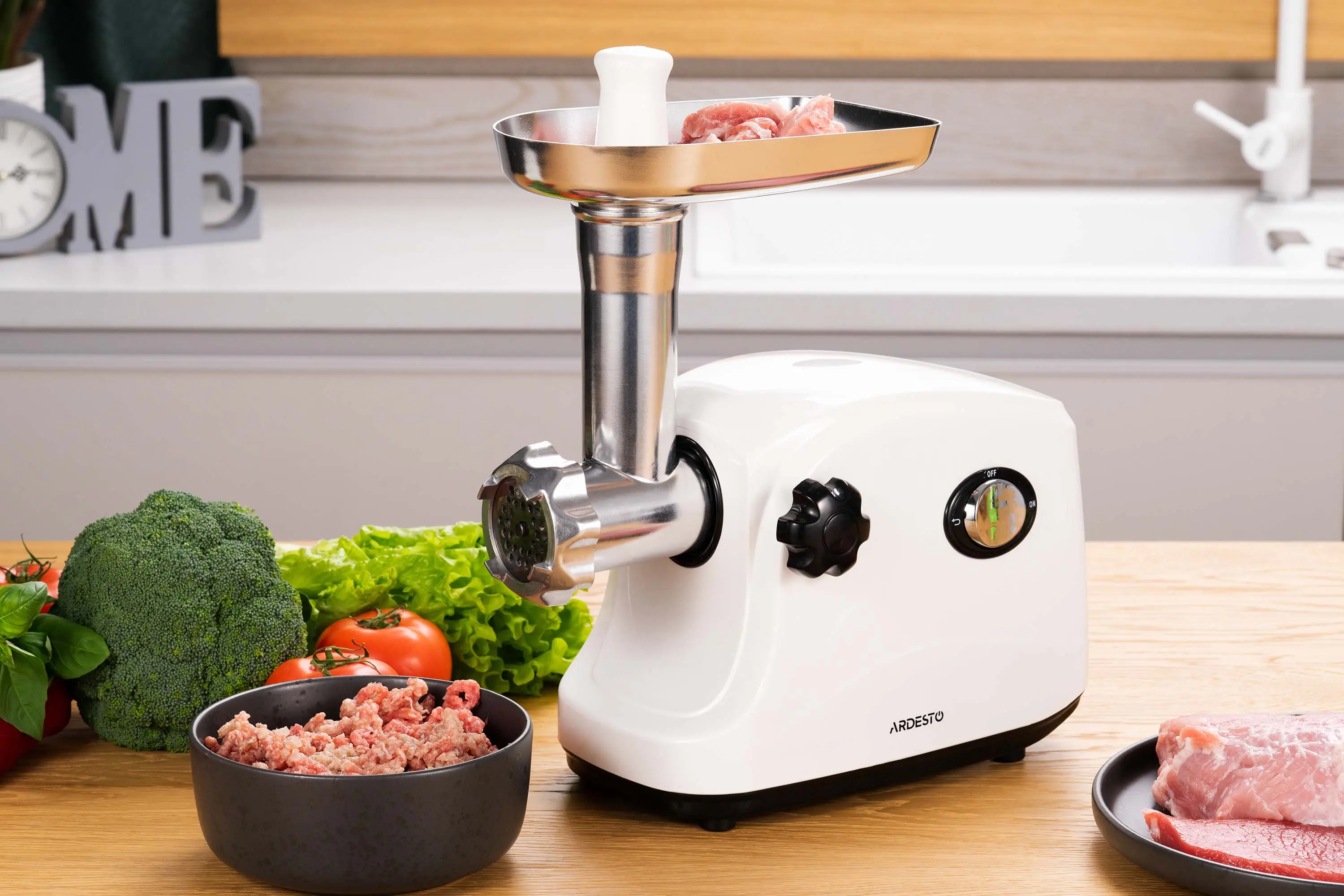 Masina de tocat carne Ardesto MGA-1735R (White)