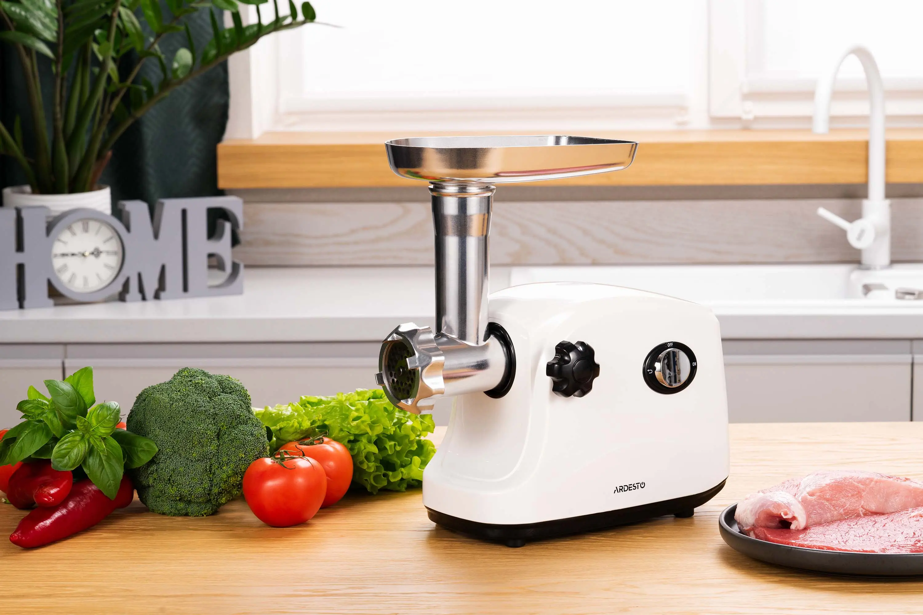 Masina de tocat carne Ardesto MGA-1735R (White)