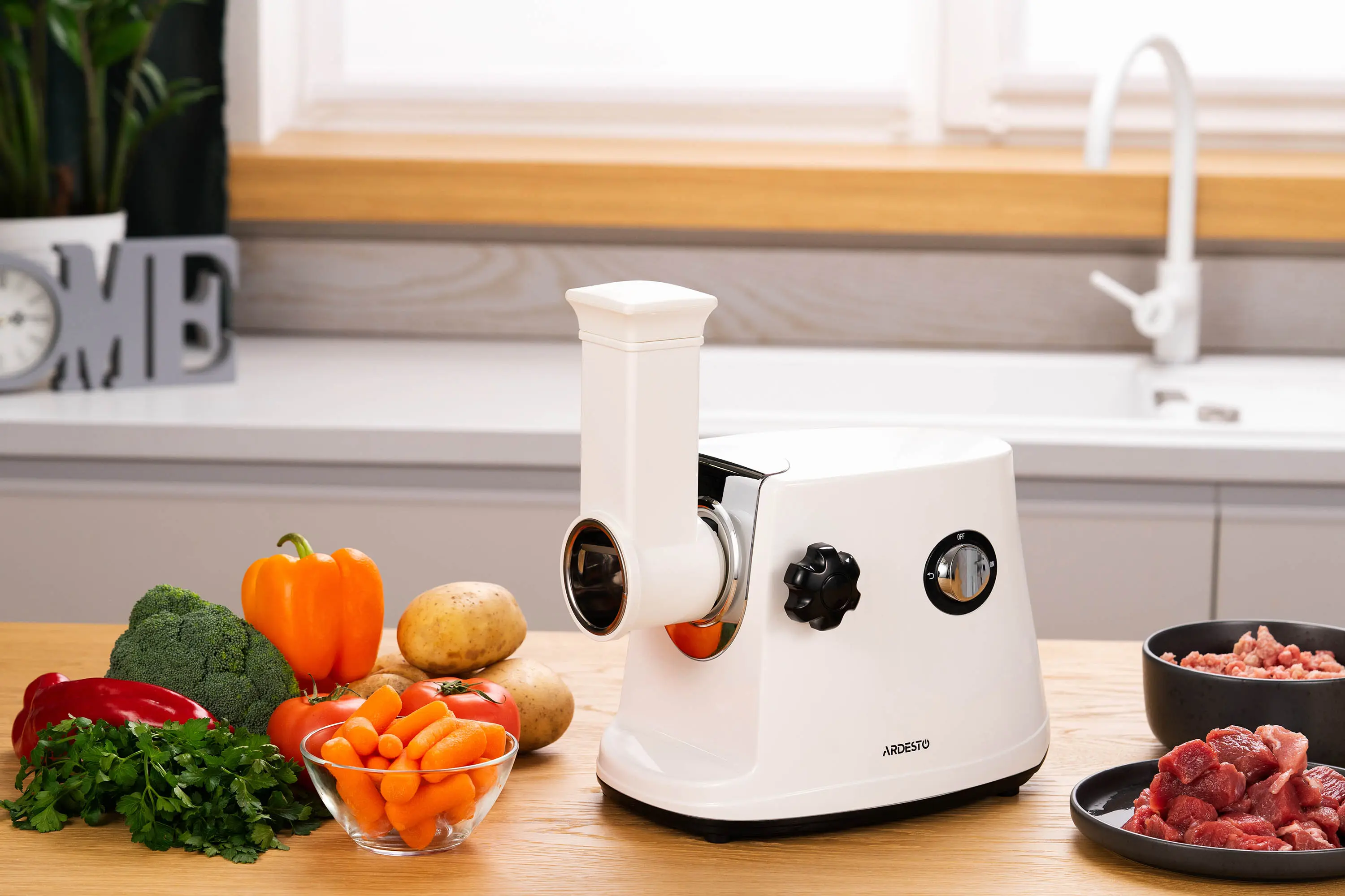 Masina de tocat carne Ardesto MGA-1750R (White)