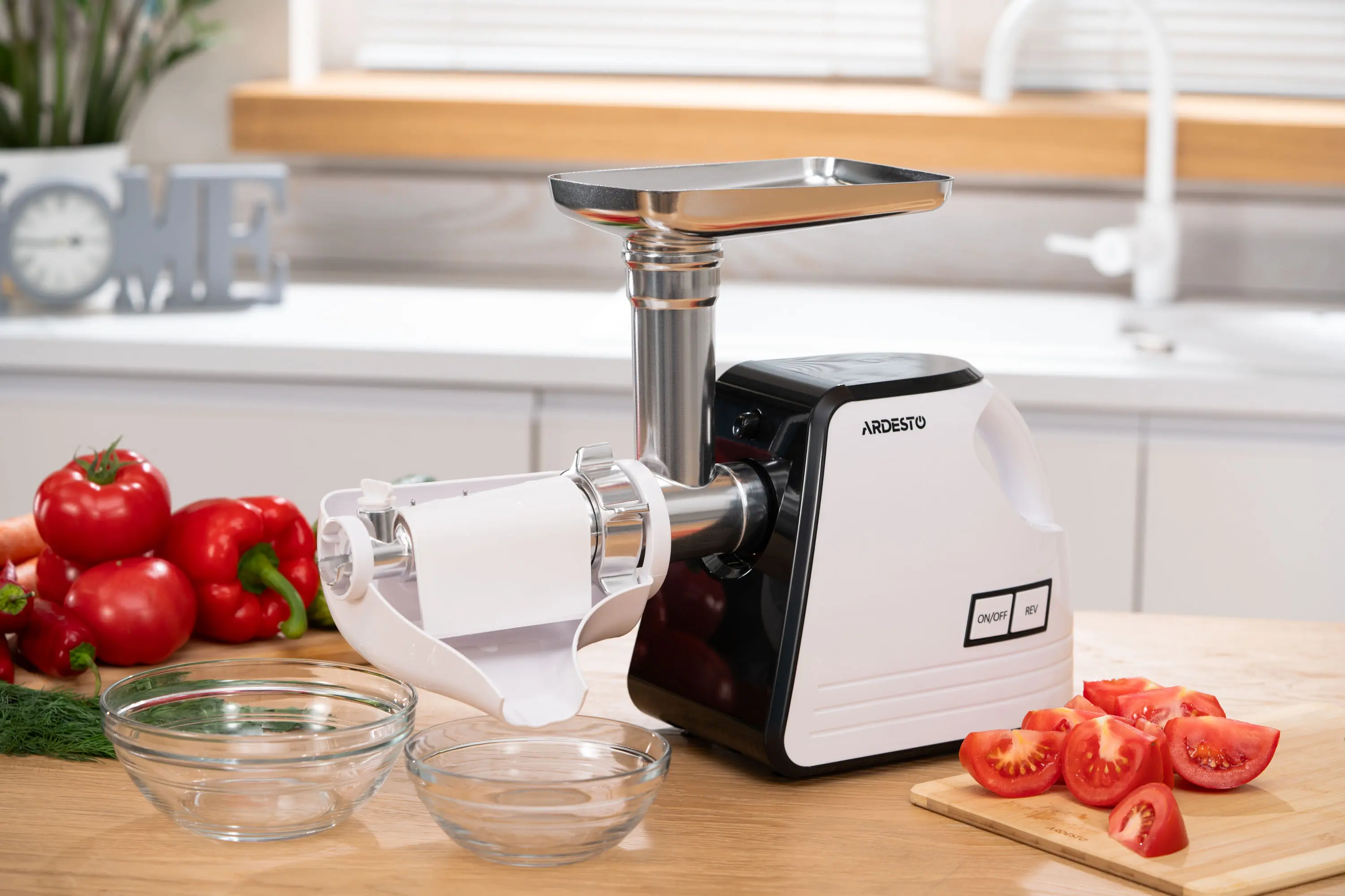 Мясорубка Ardesto MGA-2300W (White/Black)