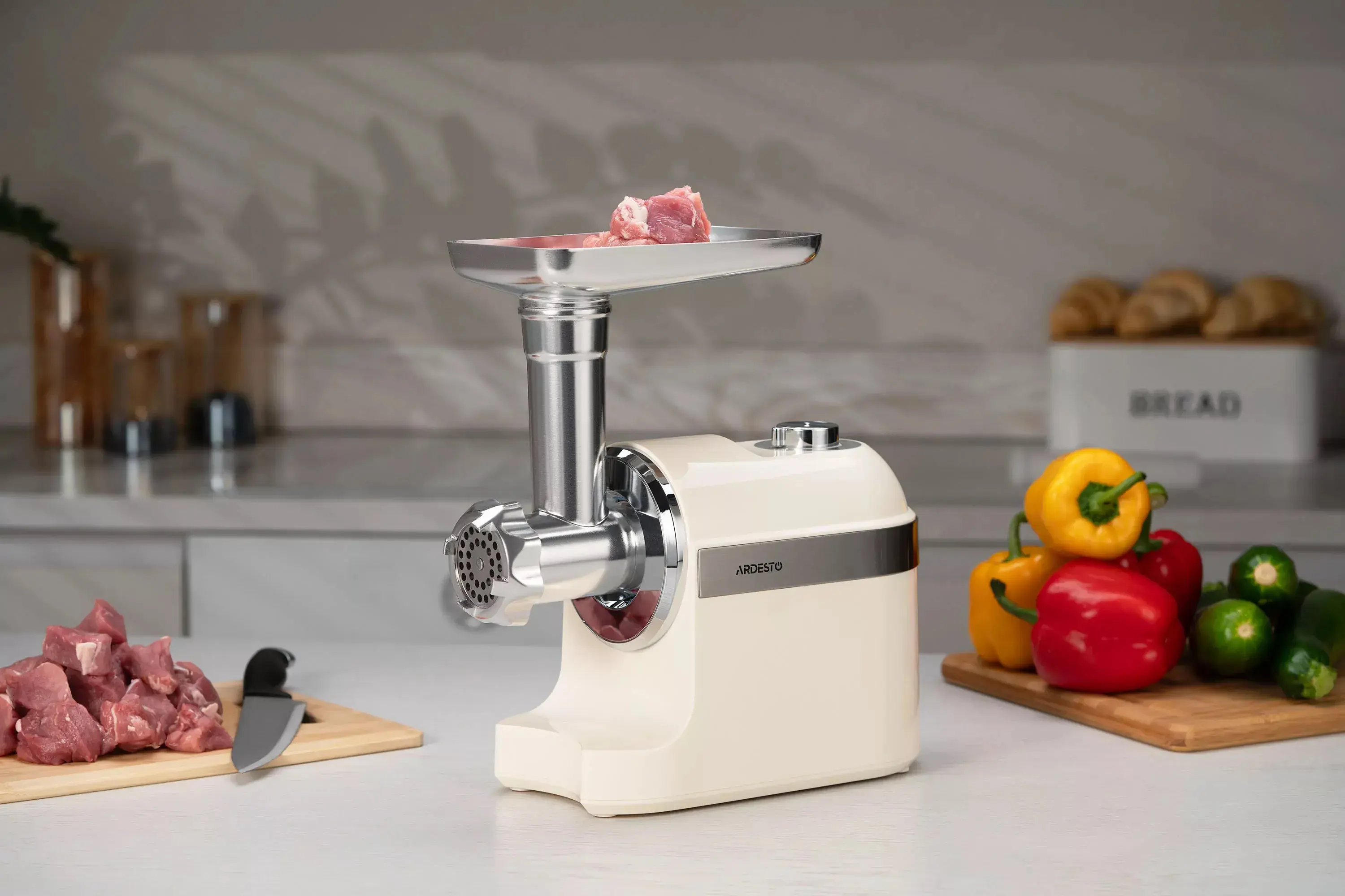 Masina de tocat carne Ardesto MGK-1800BG (Beige)