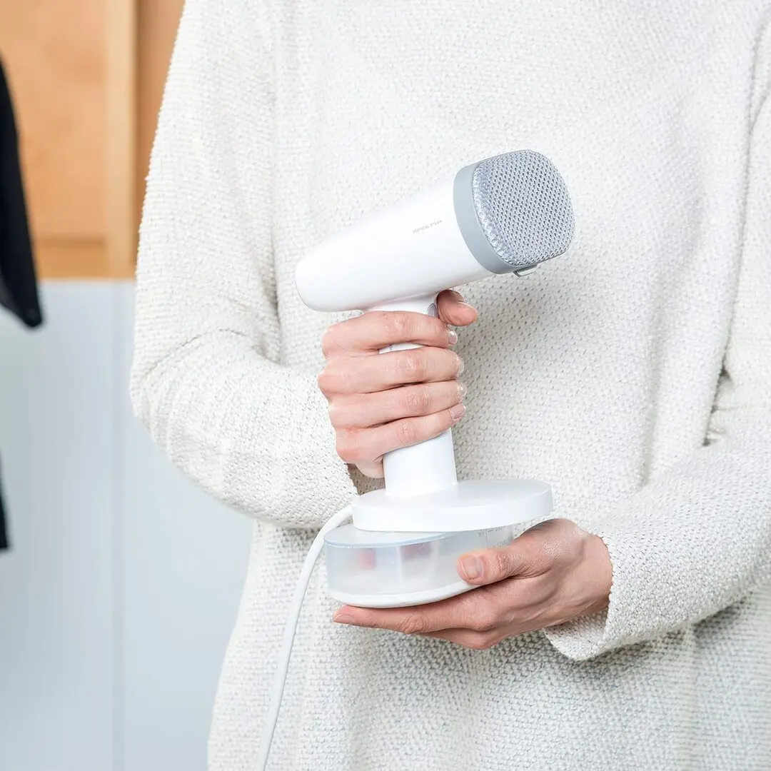 Aparat de calcat cu aburi Black&Decker BXGS1600E (White)