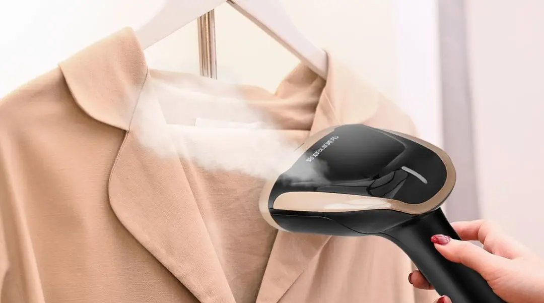 Aparat de calcat cu abur Goldmaster Easyjett GM-7650 (Black)