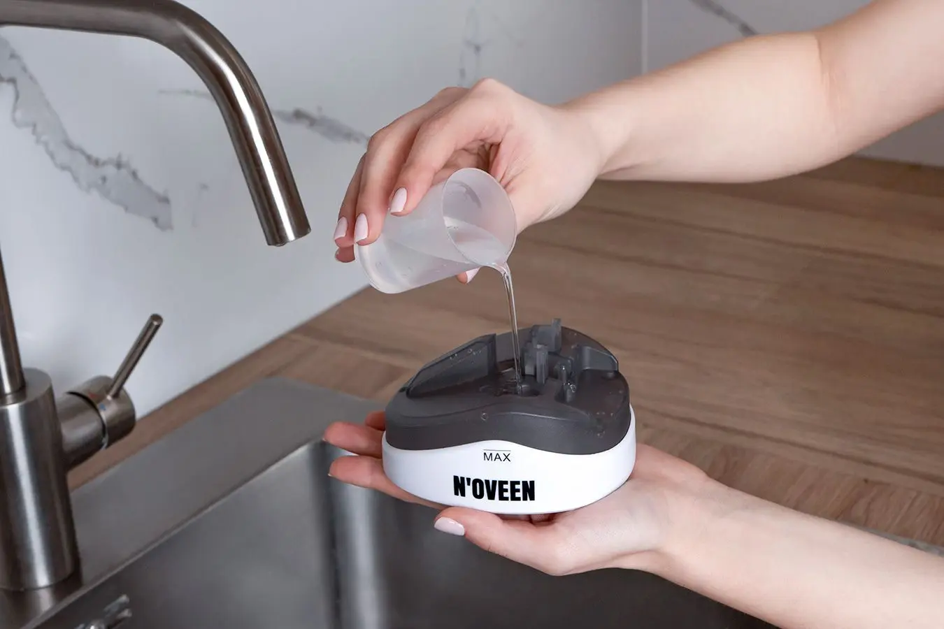 Aparat de calcat cu abur Noveen HGS340 (White)