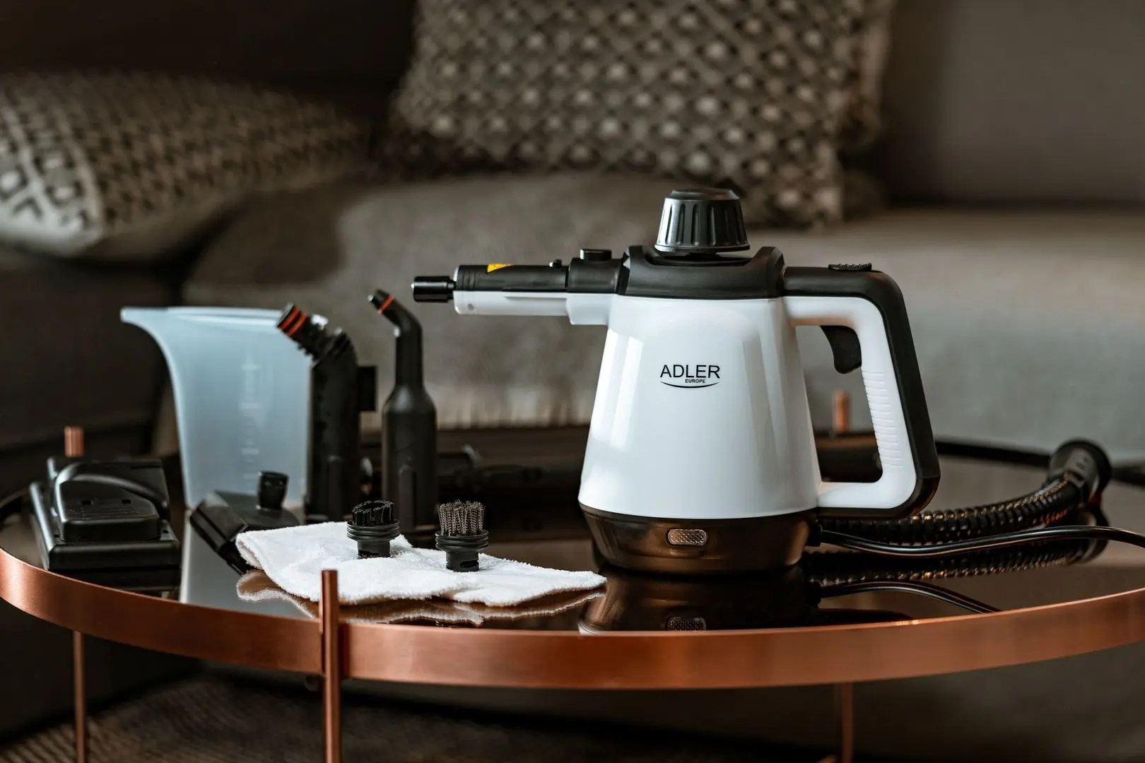 Aparat de curatat cu aburi Adler AD 7038 (White/Black)