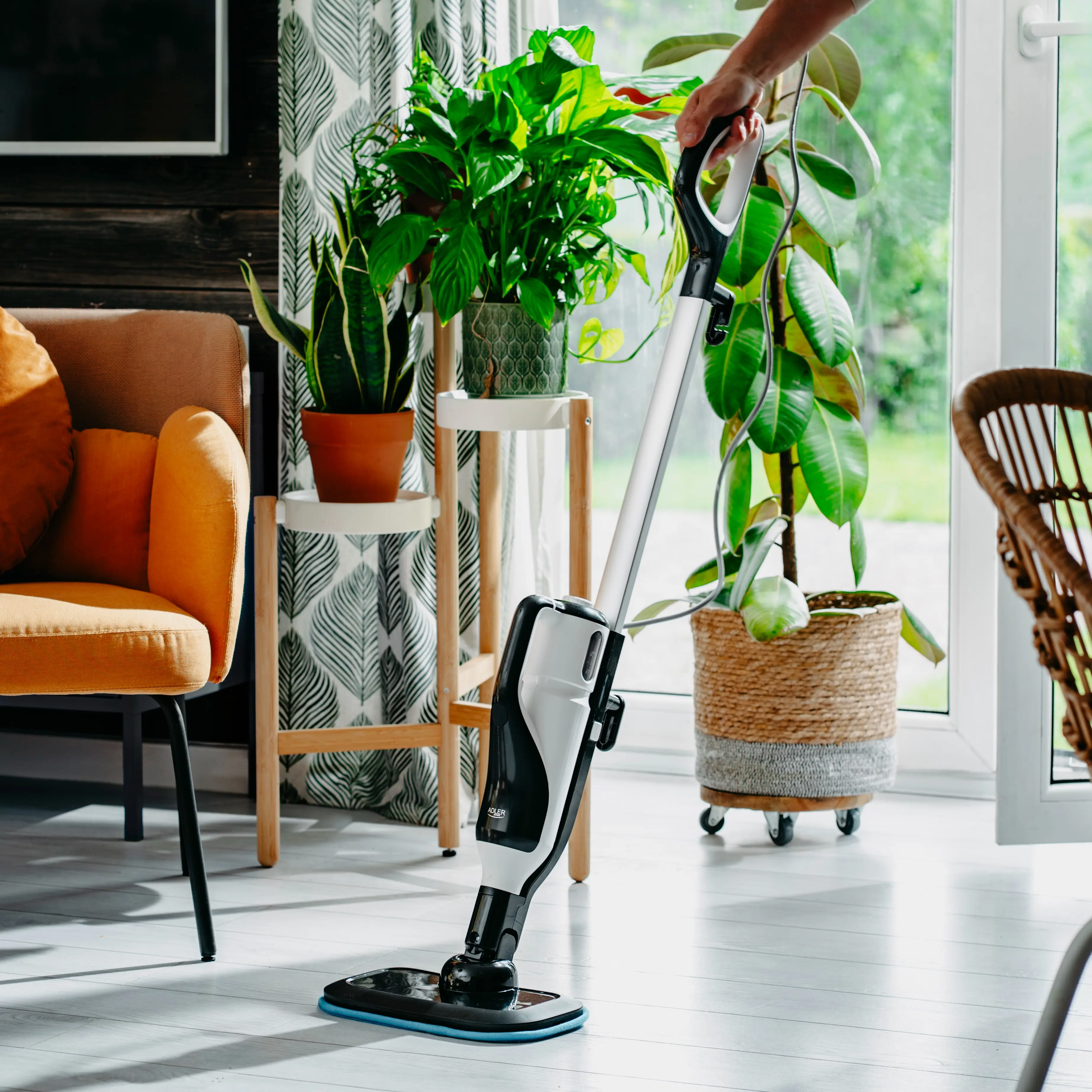 Паровая швабра 2в1 Adler AD 7072 (White/Black)