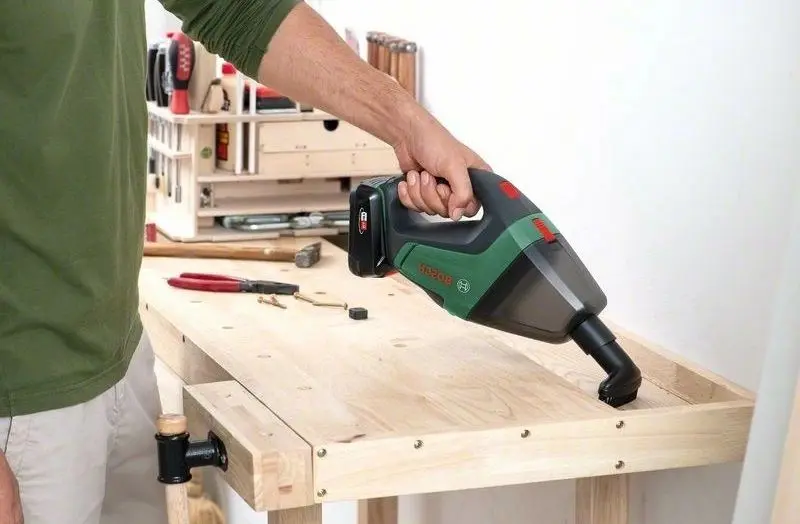 Aspirator de mana cu acumulator Bosch UniversalVac 18 (Black/Green)