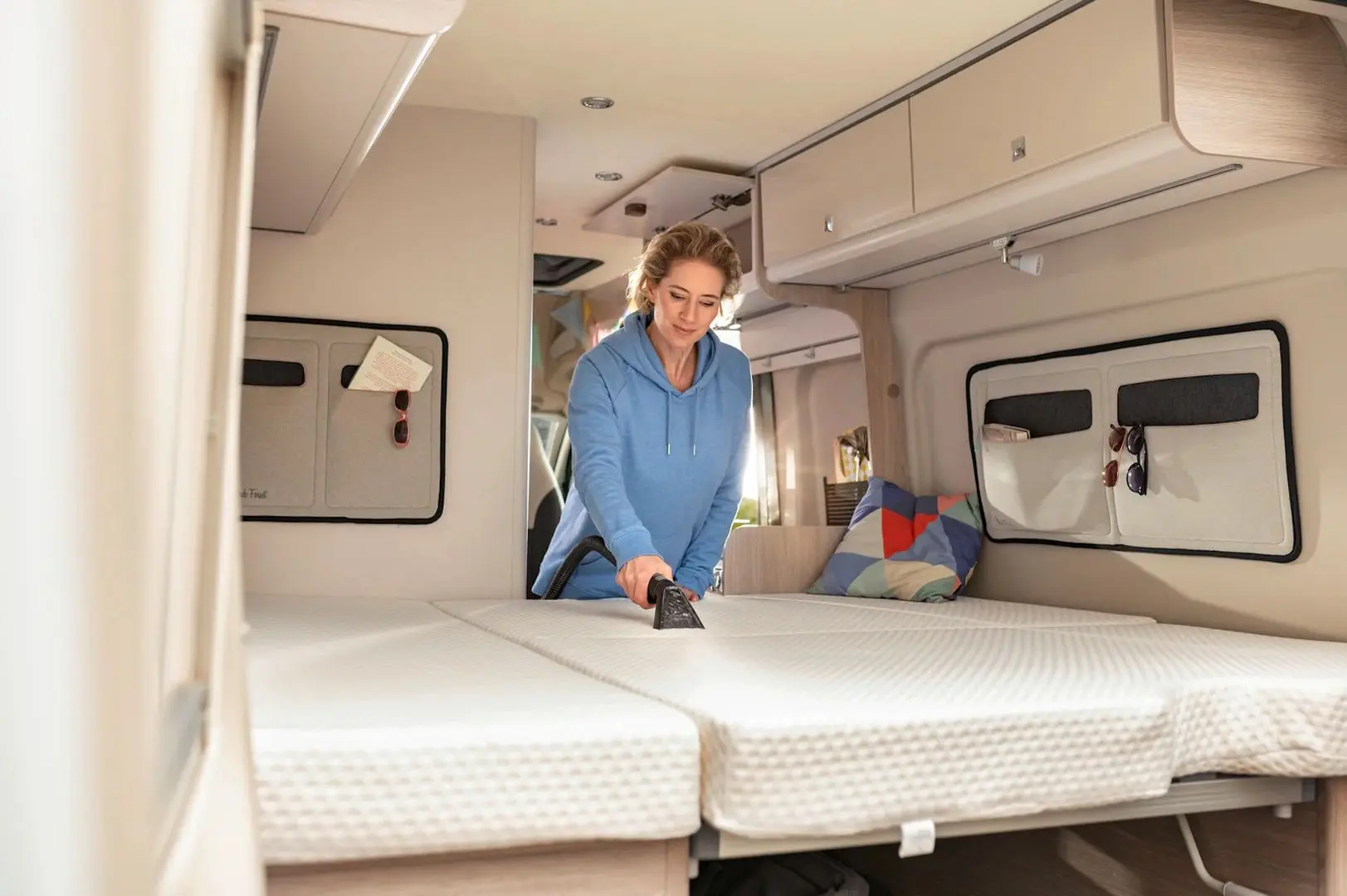 Aspirator cu spalare Karcher SE 3-18 Compact Home 1.081-506.0 (White)