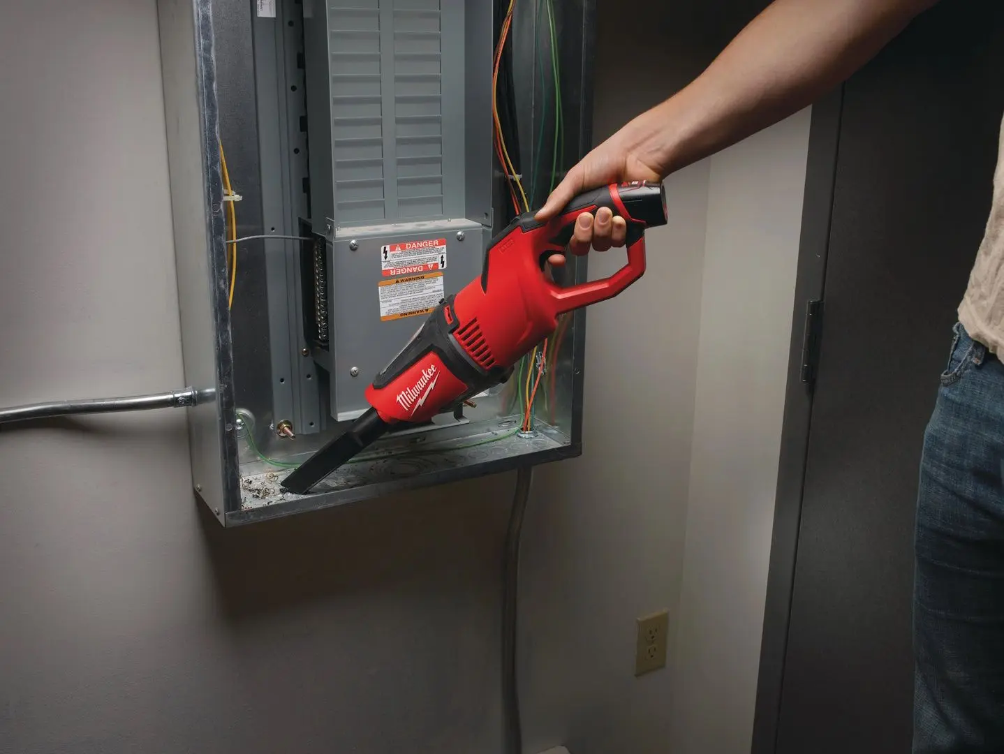 Aspirator portabil Milwaukee M12 HV-0 (Red/Black)