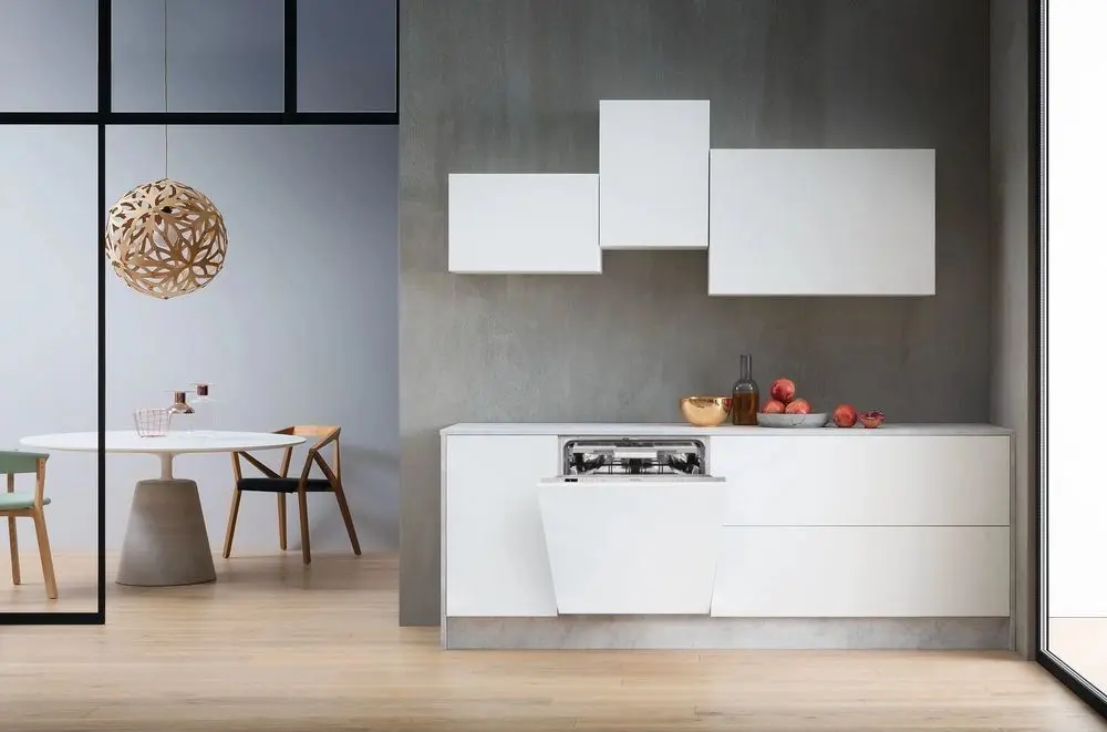 Встраиваемая посудомоечная машина Whirlpool WIO 3O26 PL (White)