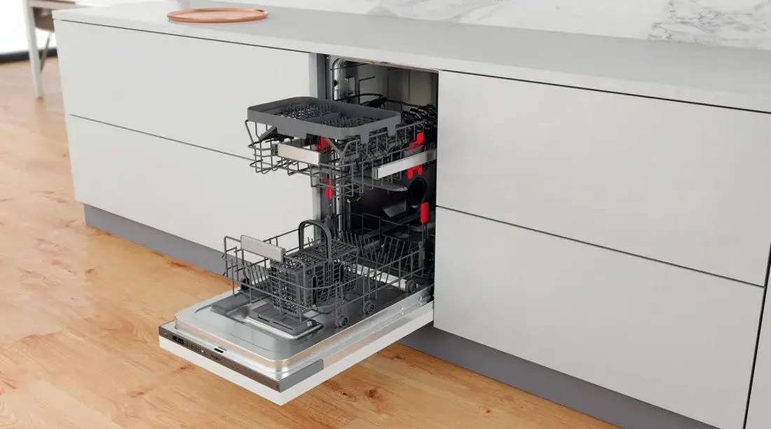 Встраиваемая посудомоечная машина Whirlpool WSIO 3T223 PCE X (Inox)