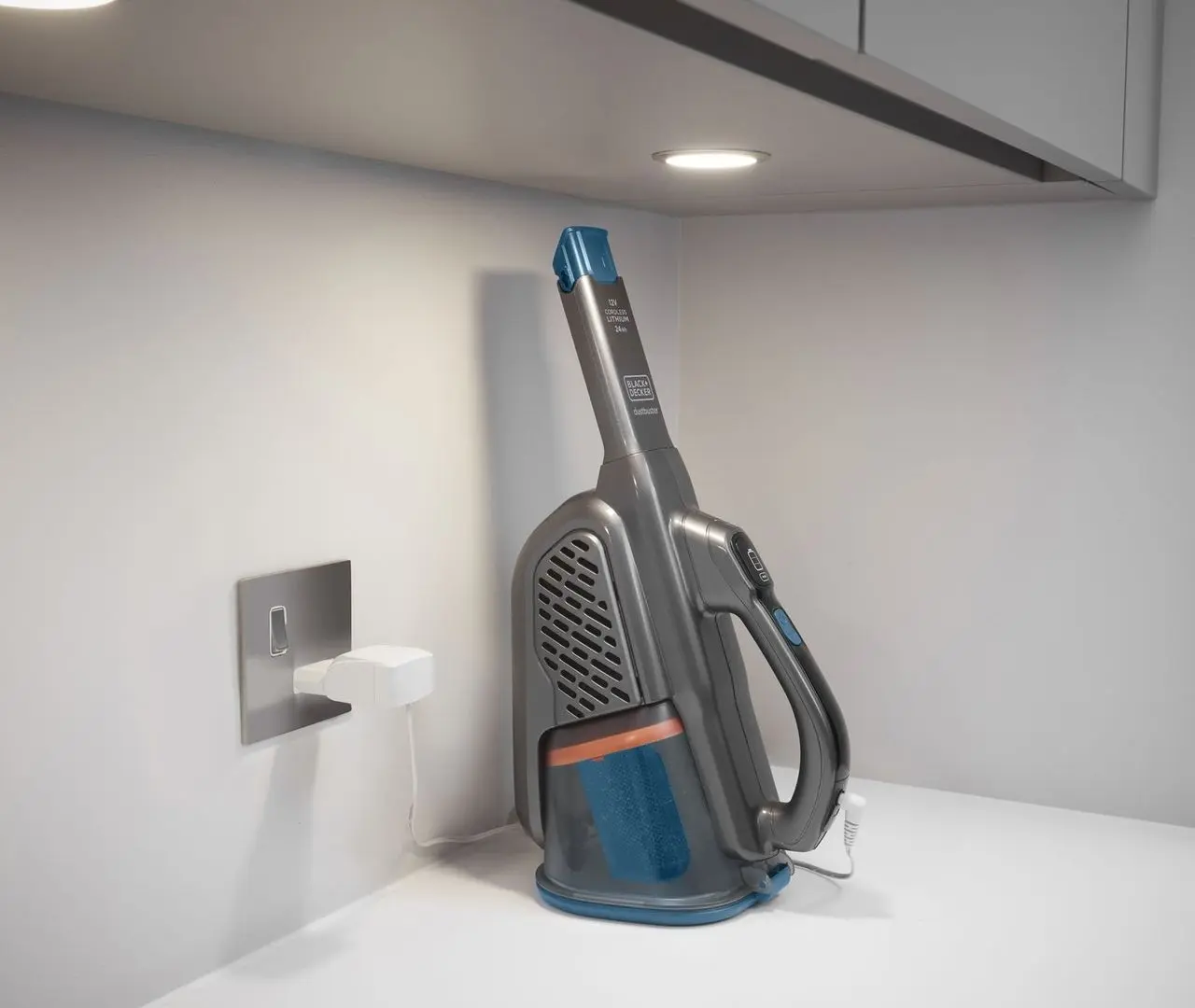 Пылесос аккумуляторный Black&Decker Dustbuster BHHV320J-QW (Grey/Blue)