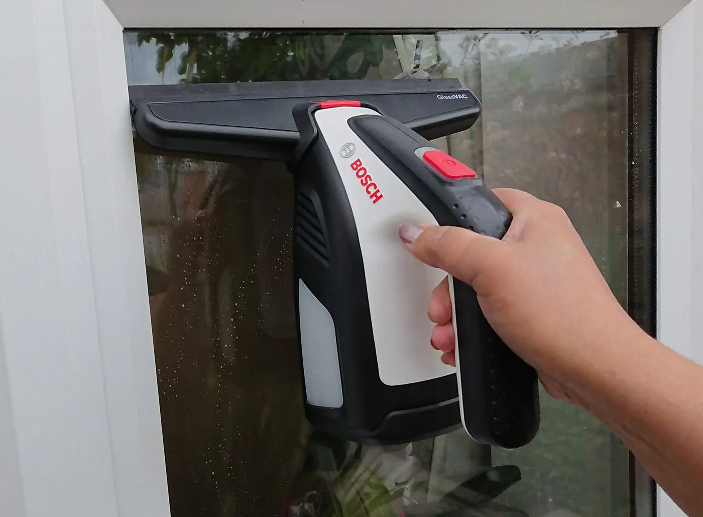 Aspirator pentru fereastra Bosch GlassVAC Kit (White/Black)