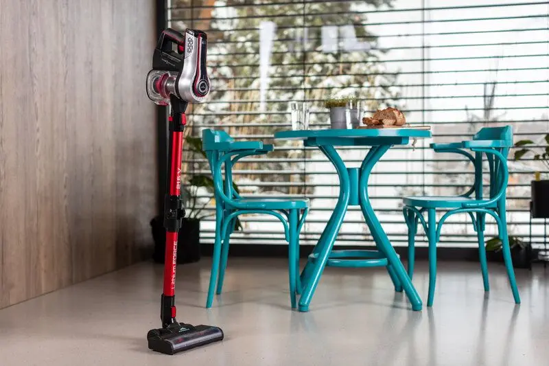 Вертикальный пылесос ETA Supersonic Elastic 2231 90000 (Black/Red)