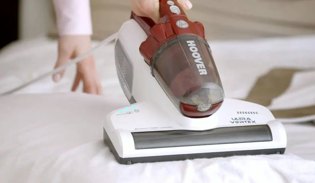 Aspirator de mana Hoover Ultra Vortex MBC500UV 011 (Ruby Red/White)