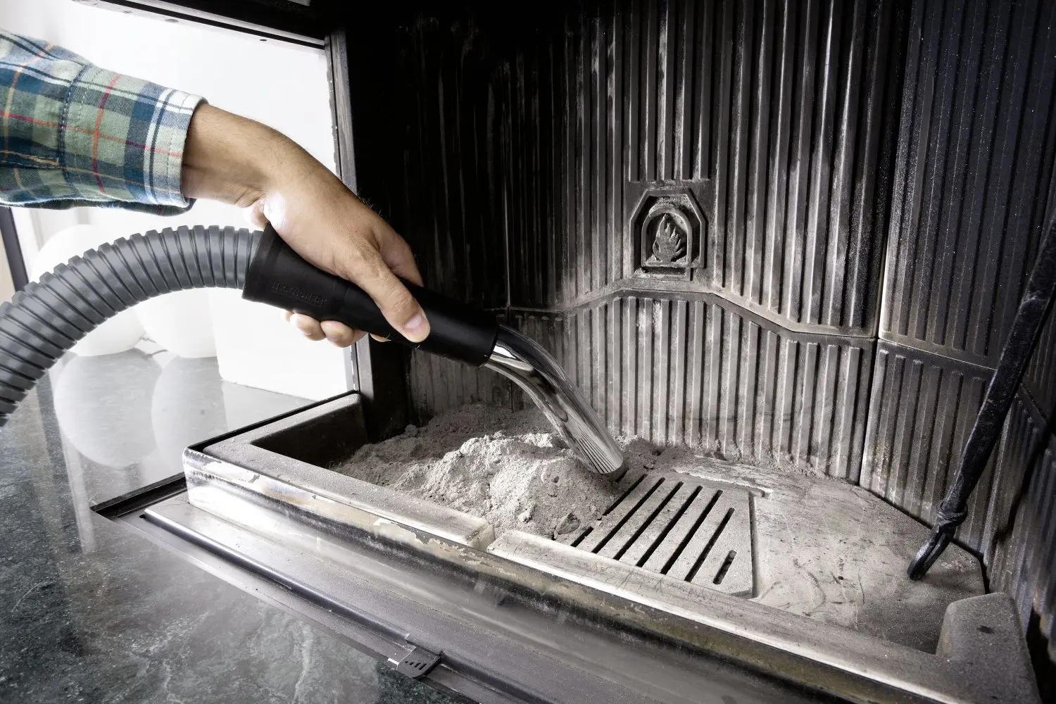 Aspirator pentru cenusa Karcher AD 2 (Black)