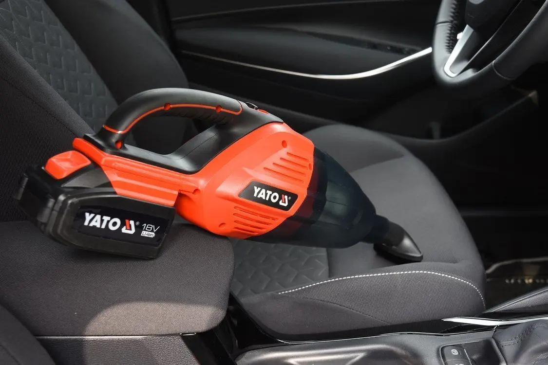 Aspirator auto Yato YT-85680 (Black/Red)