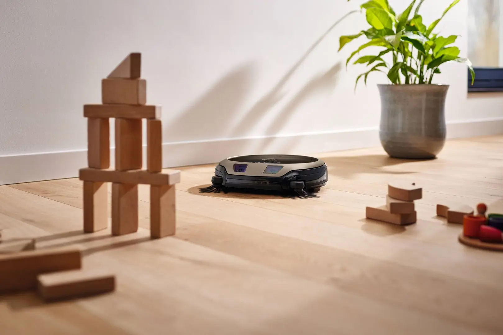 Робот-пылесос Miele Scout RX3 Runner (Bronze/Black) - 10