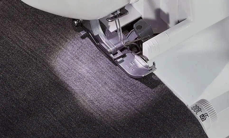 Masina de surfilat Brother 3034DWT (White/Blue)