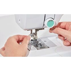 Mașină de cusut Brother CS70S (White/Green) Thumb