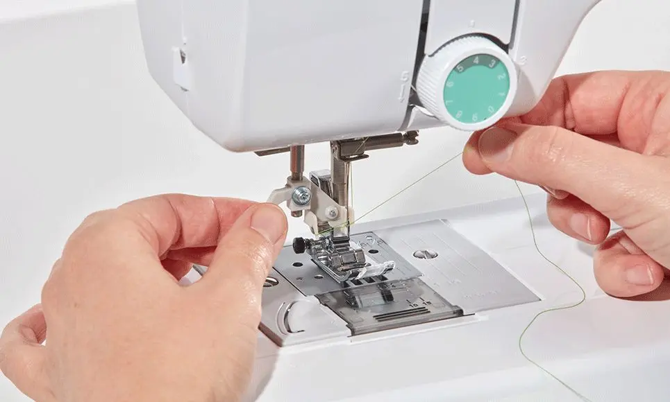 Mașină de cusut Brother CS70S (White/Green)