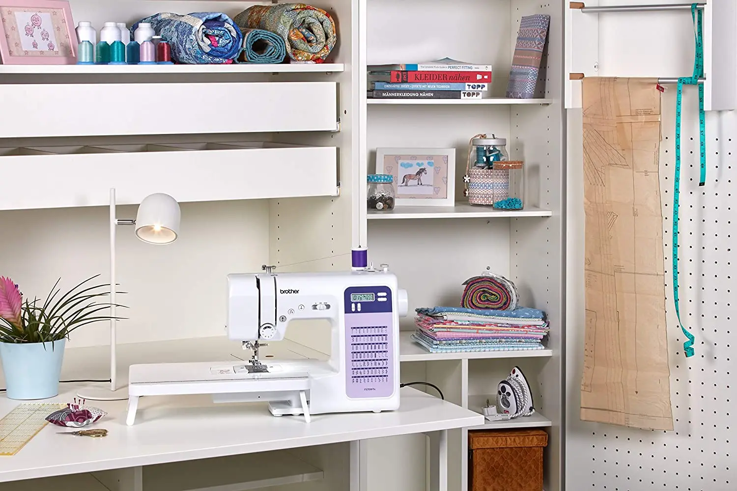 Masina de cusut Brother FS70WTx (White/Purple)