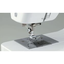 Mașină de cusut Brother HF37 Strong & Tough (White/Black) Thumb