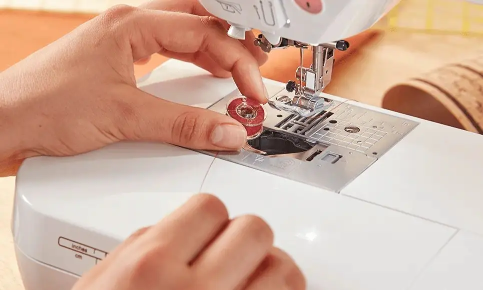 Masina de cusut Brother Innov-is F400 (White/Red)