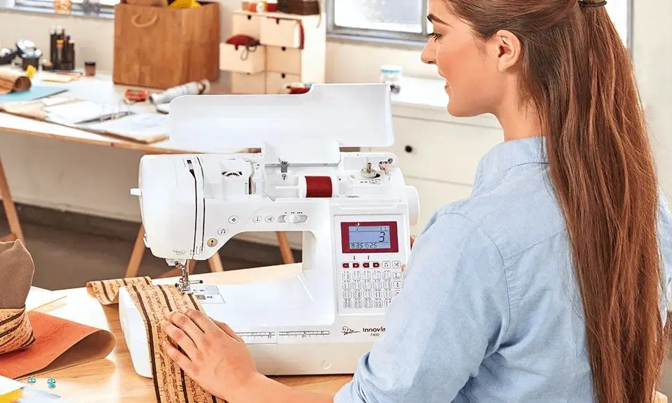 Masina de cusut Brother Innov-is F400 (White/Red)