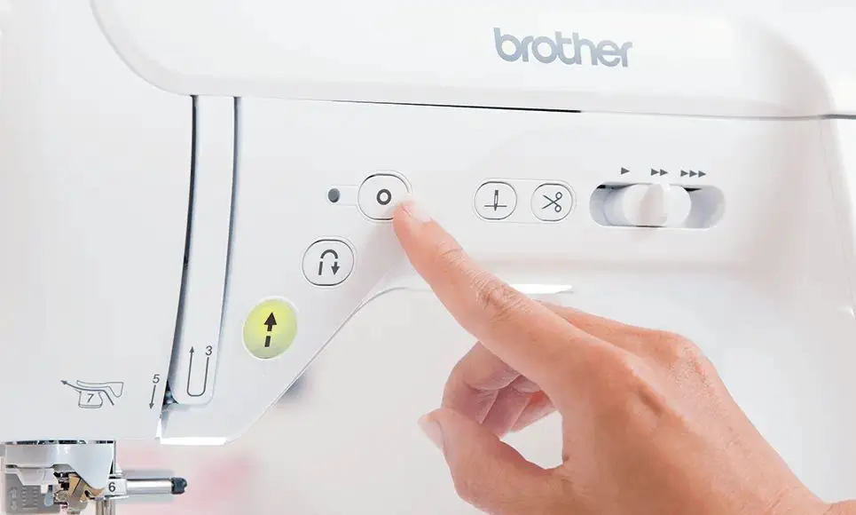 Masina de cusut Brother Innov-is F410 (White)