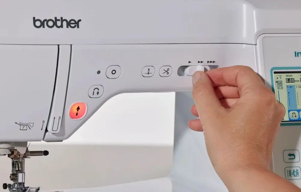 Masina de cusut Brother Innov-is F560 (White)