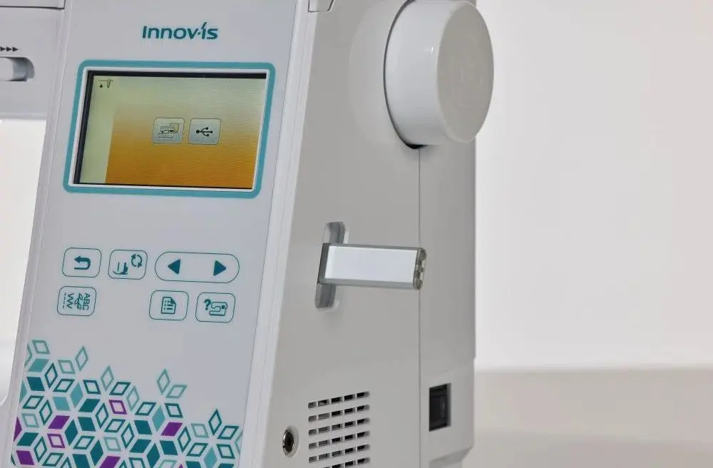 Masina de cusut Brother Innov-is F560 (White)