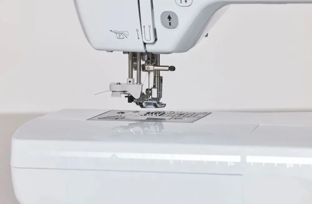 Masina de cusut Brother Innov-is F560 (White)