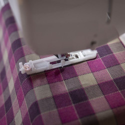 Швейная машина Brother Inventio NV1350 (White/Blue) Thumb