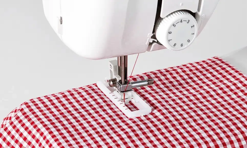 Masina de cusut Brother KD144S (White/Red)