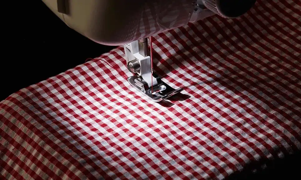 Masina de cusut Brother KD144S (White/Red)