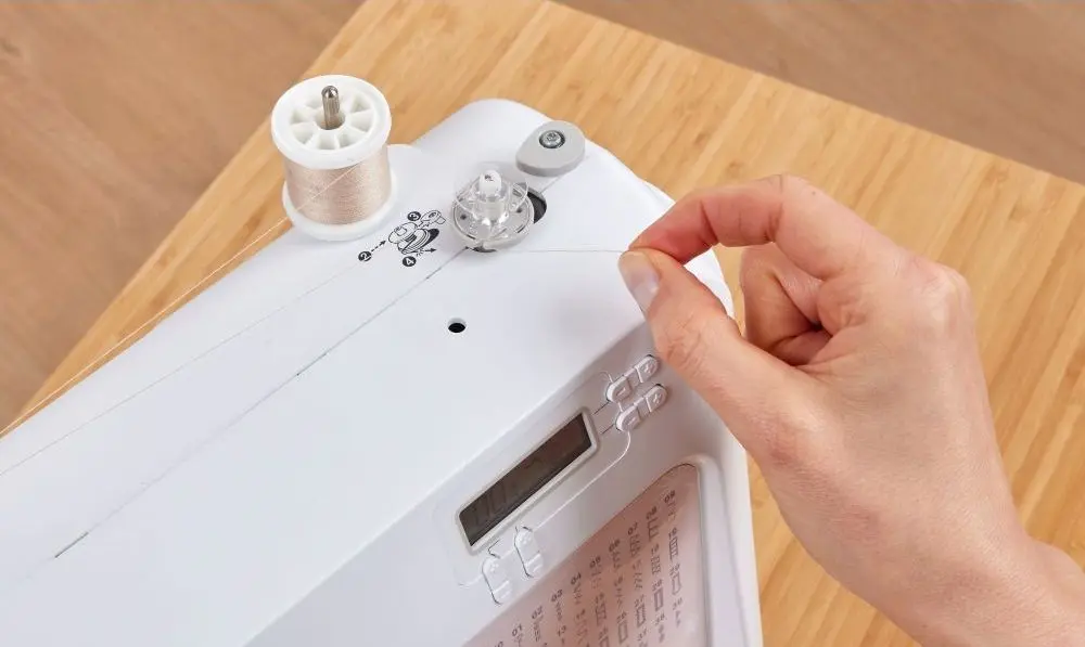 Masina de cusut Brother KD40S (White)