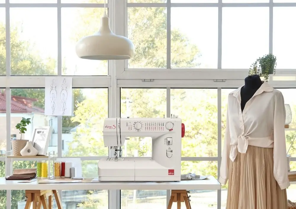 Швейная машина Elna eXplore 240S (White) - 8