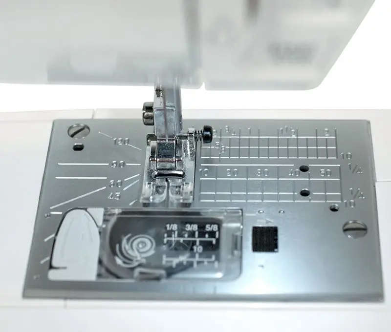 Masina de cusut Elna eXperience 560 (White)