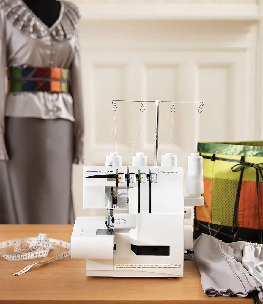 Masina de surfilat Husqvarna Viking Huskylock S15 (White) - 2