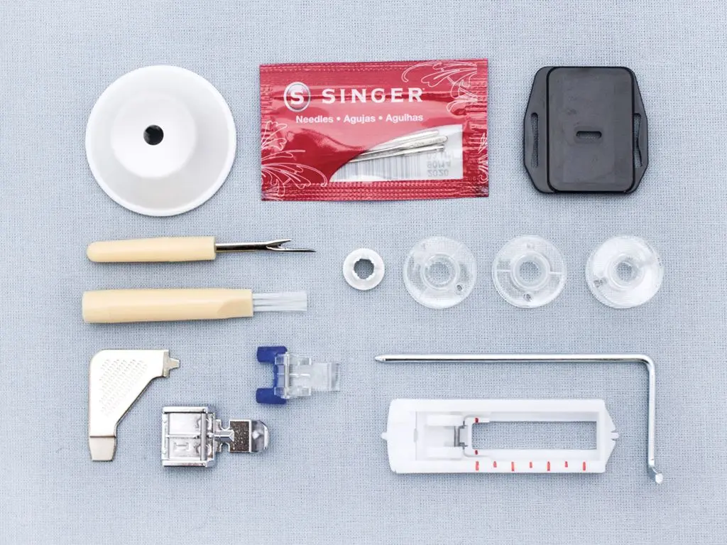 Швейная машина Singer M3205 (White/Blue)