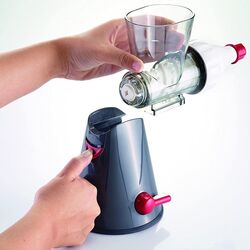 Соковыжималка Westmark Vita Freund 97062260 (Grey/Red) Thumb