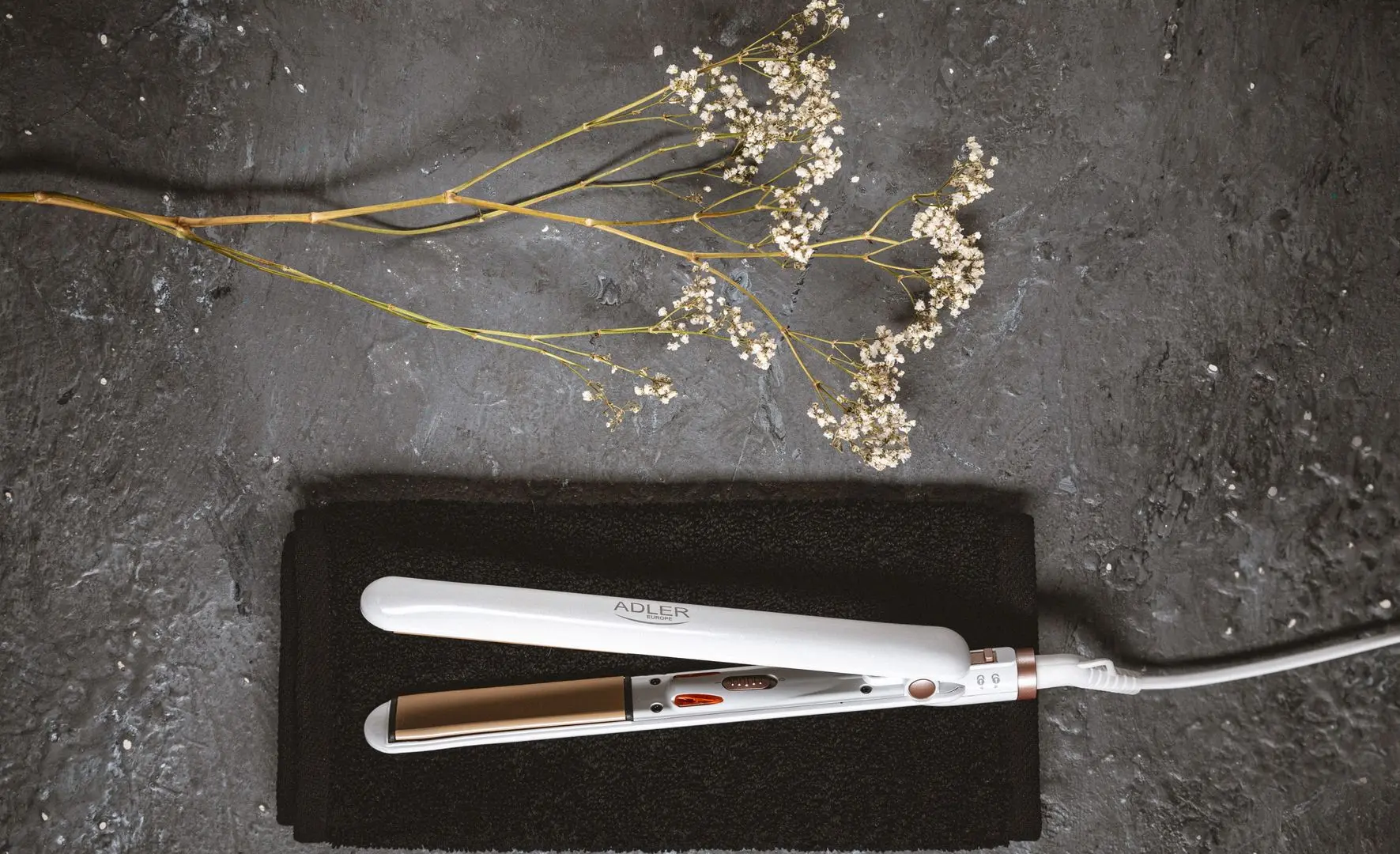 Placa de indreptat parul Adler AD 2317 (White)