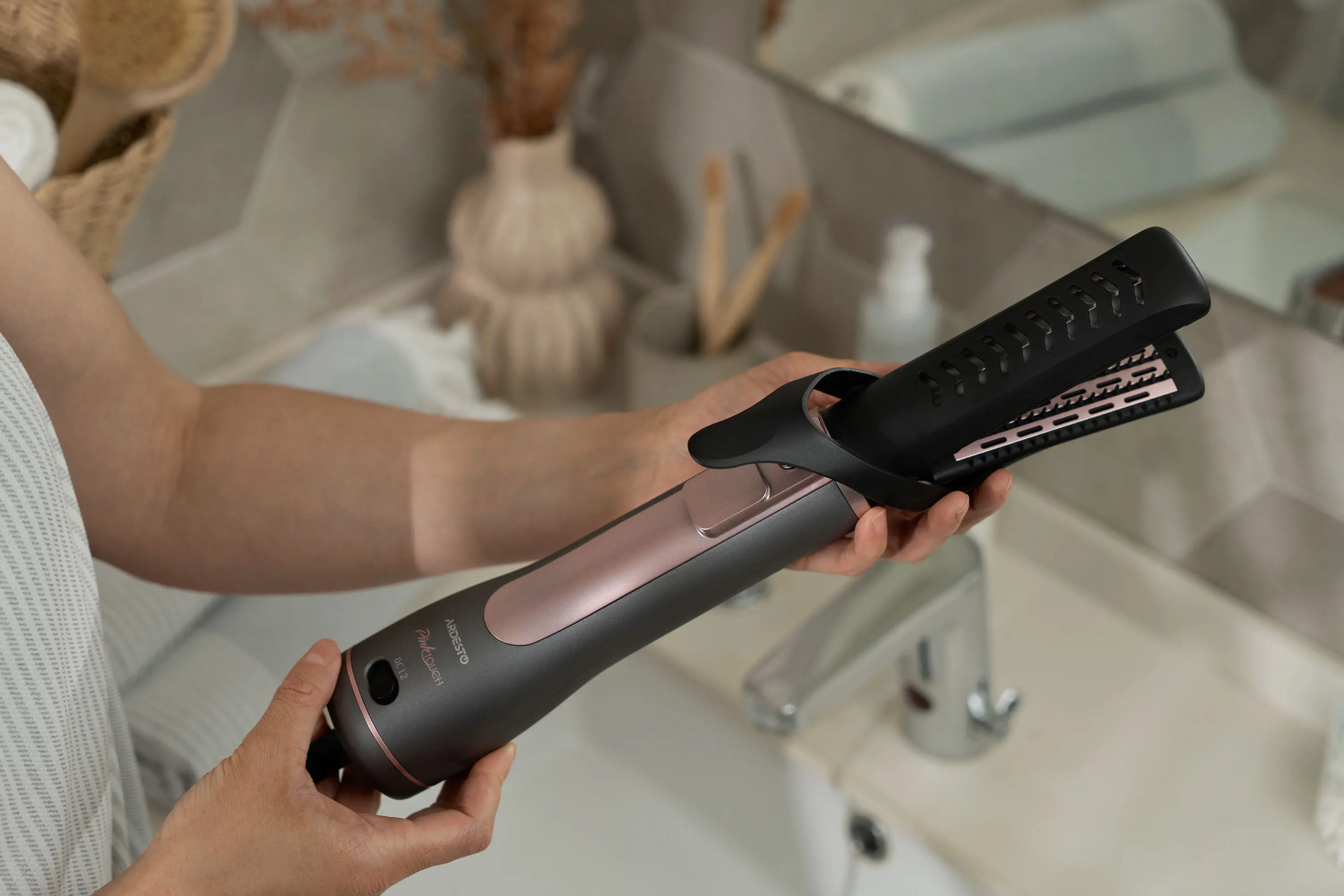 Фен-щетка Ardesto HD-CR300PT (Grey/Pink)