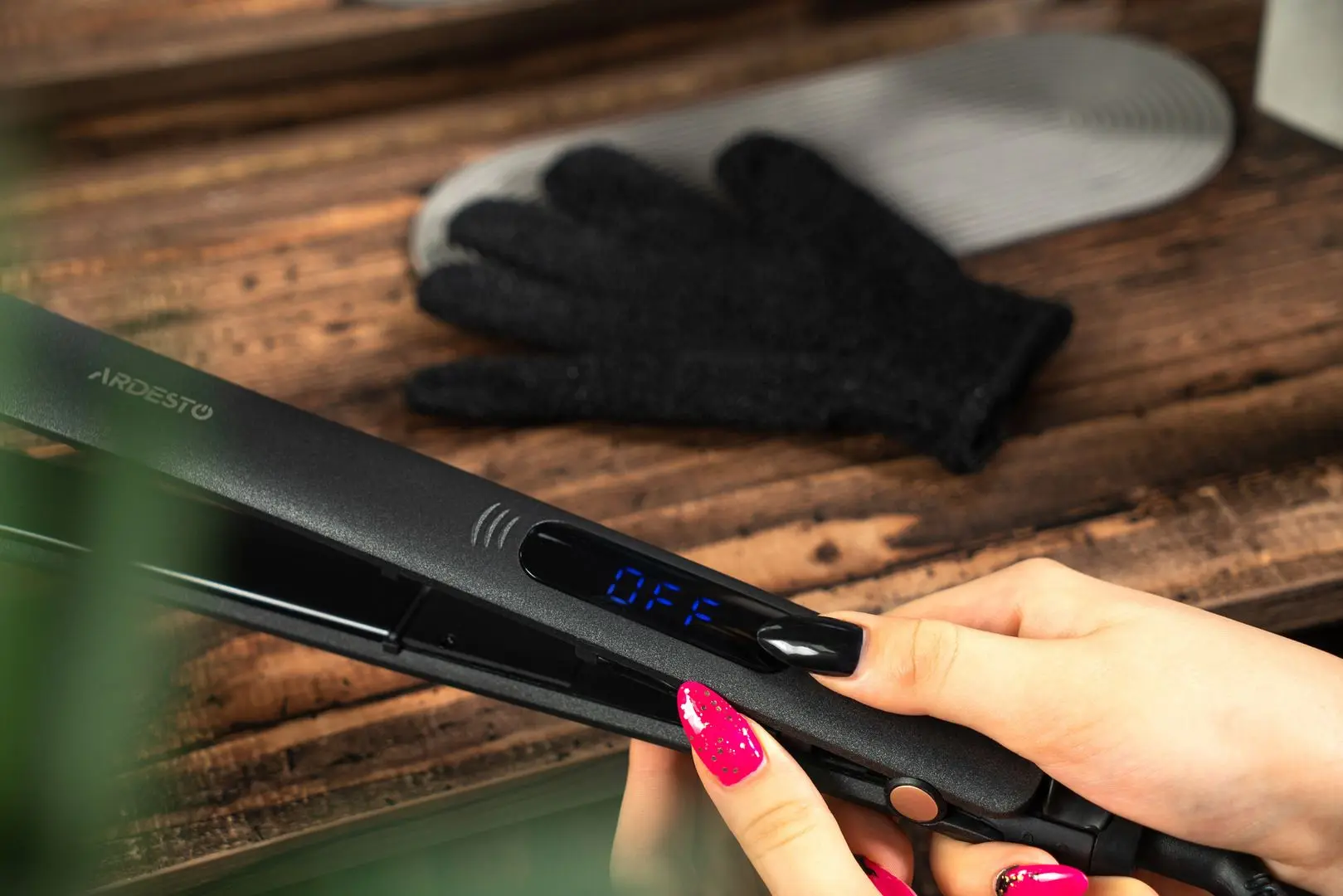 Ondulator de par Ardesto HS-615D (Black)