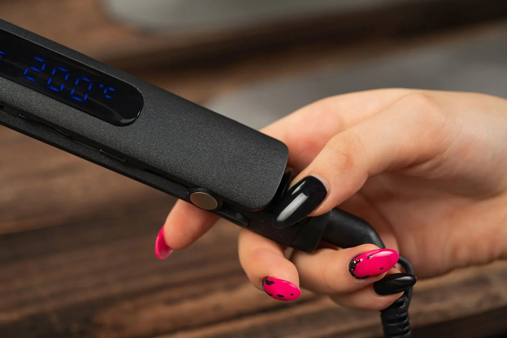 Ondulator de par Ardesto HS-615D (Black)